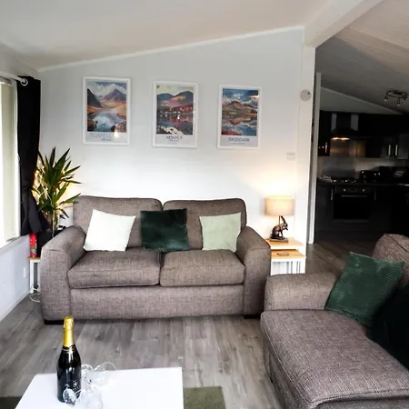 Dom wakacyjny By The - District - Hot Tub *